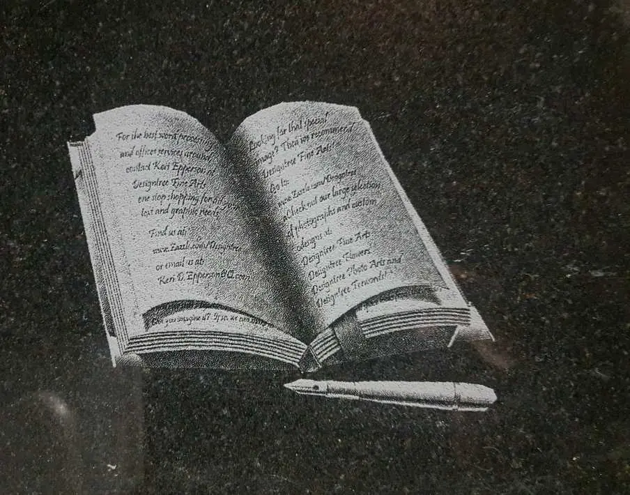 гравировка на памятнике книга 